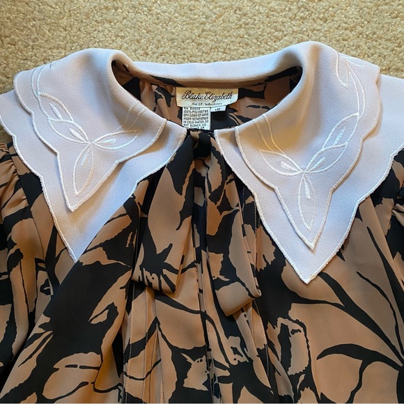 Dress, Sheer Flower w/Shoulder Pads - Picture 7 of 9